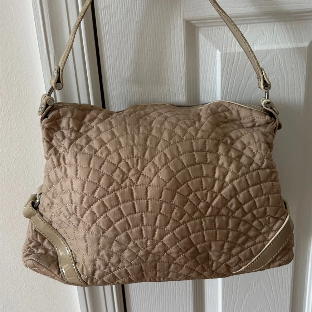 Vera Bradley Quilted Beige Shoulder Bag - Picture 2 of 5